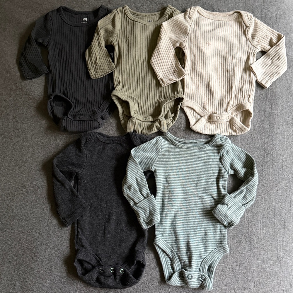 Set of 5 NB long sleeve bodysuits